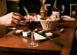 cafe/ market/ winebar